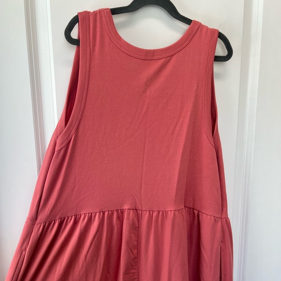 Cute and comfortable midi dress! Worn once. - Picture 2 of 4